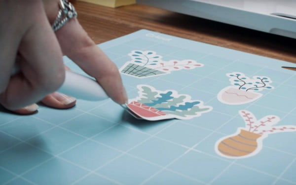 Video Tutorial: How to Make Stickers Using the Cricut Machine